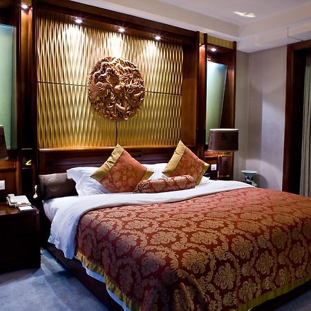 Hongyi Hotel Wuhan Buitenkant foto