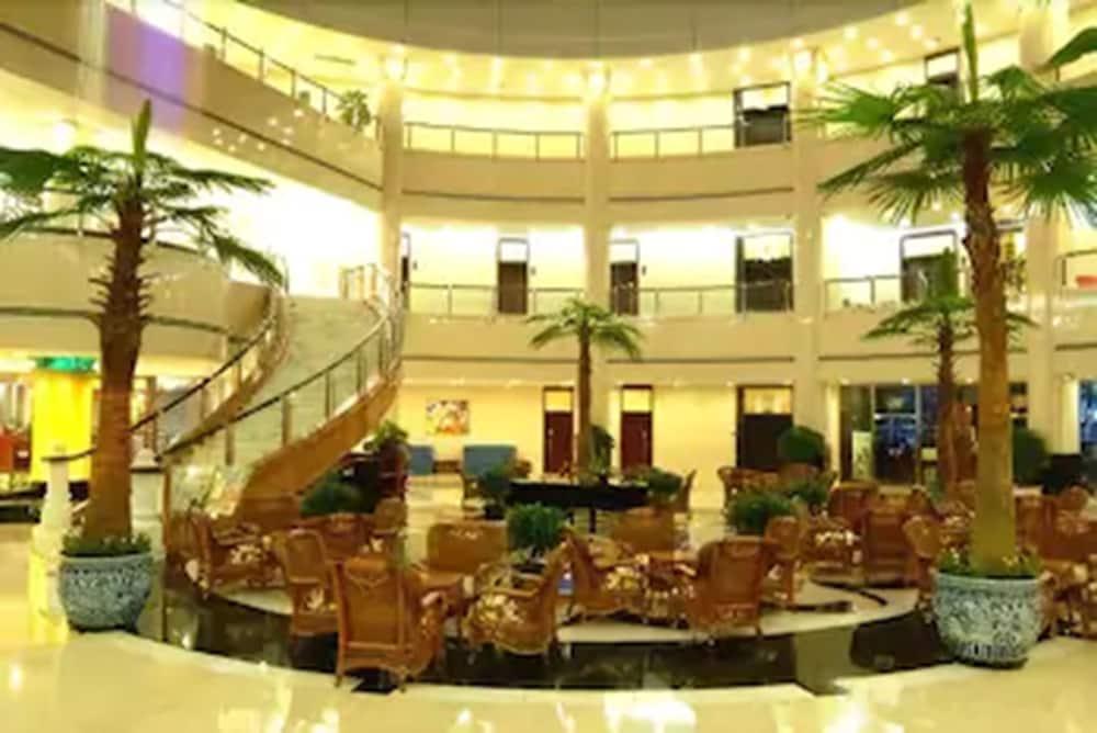 Hongyi Hotel Wuhan Buitenkant foto