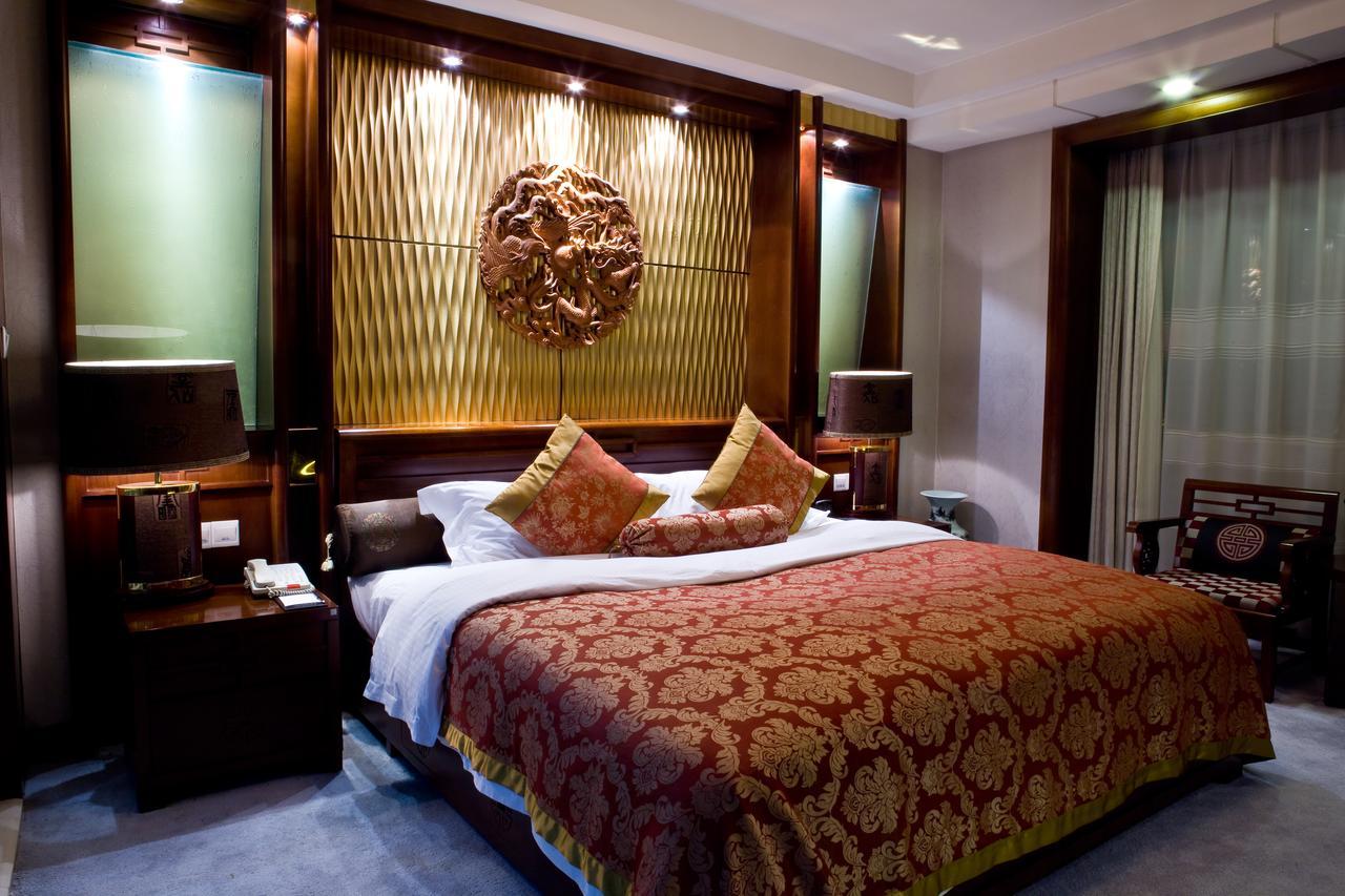 Hongyi Hotel Wuhan Buitenkant foto