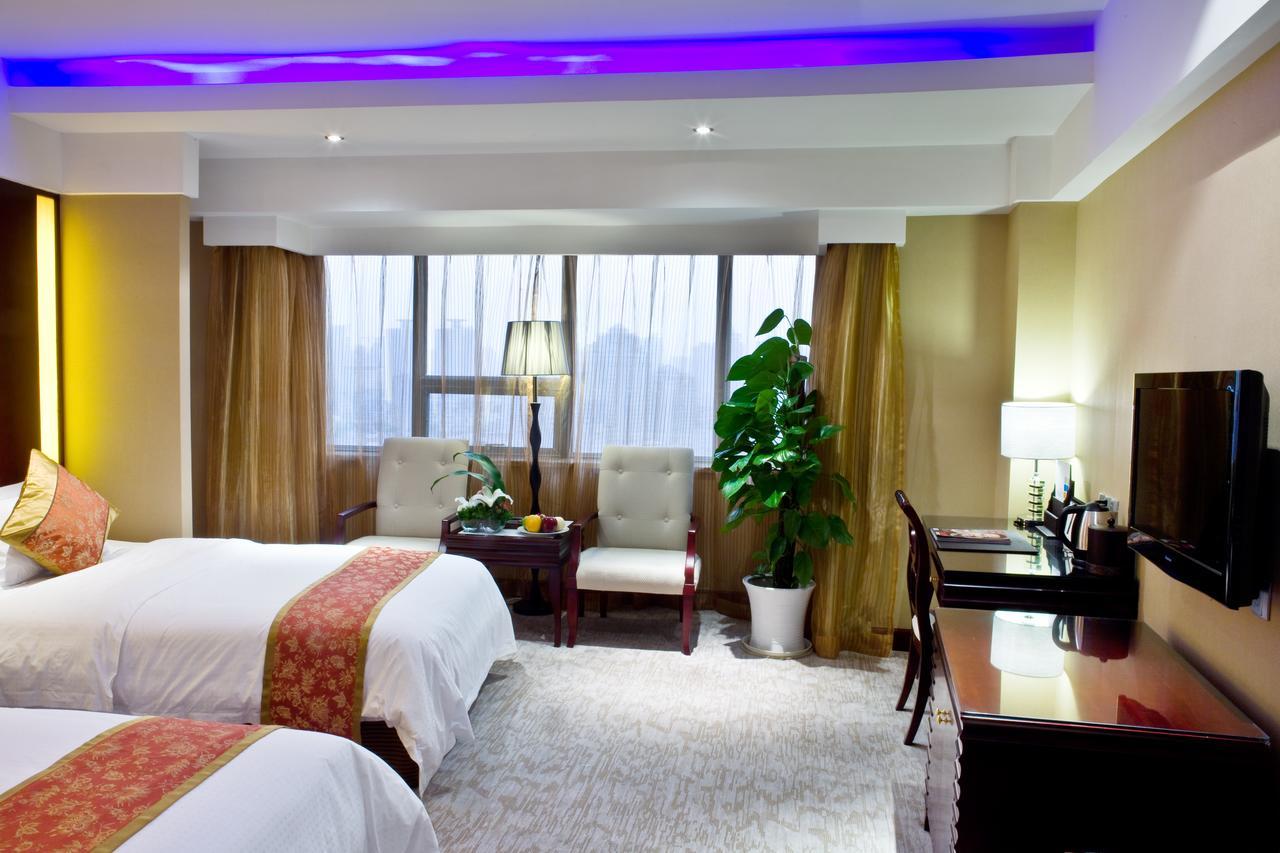 Hongyi Hotel Wuhan Buitenkant foto