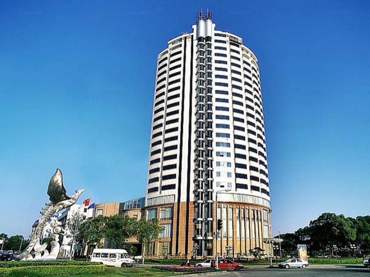 Hongyi Hotel Wuhan Buitenkant foto