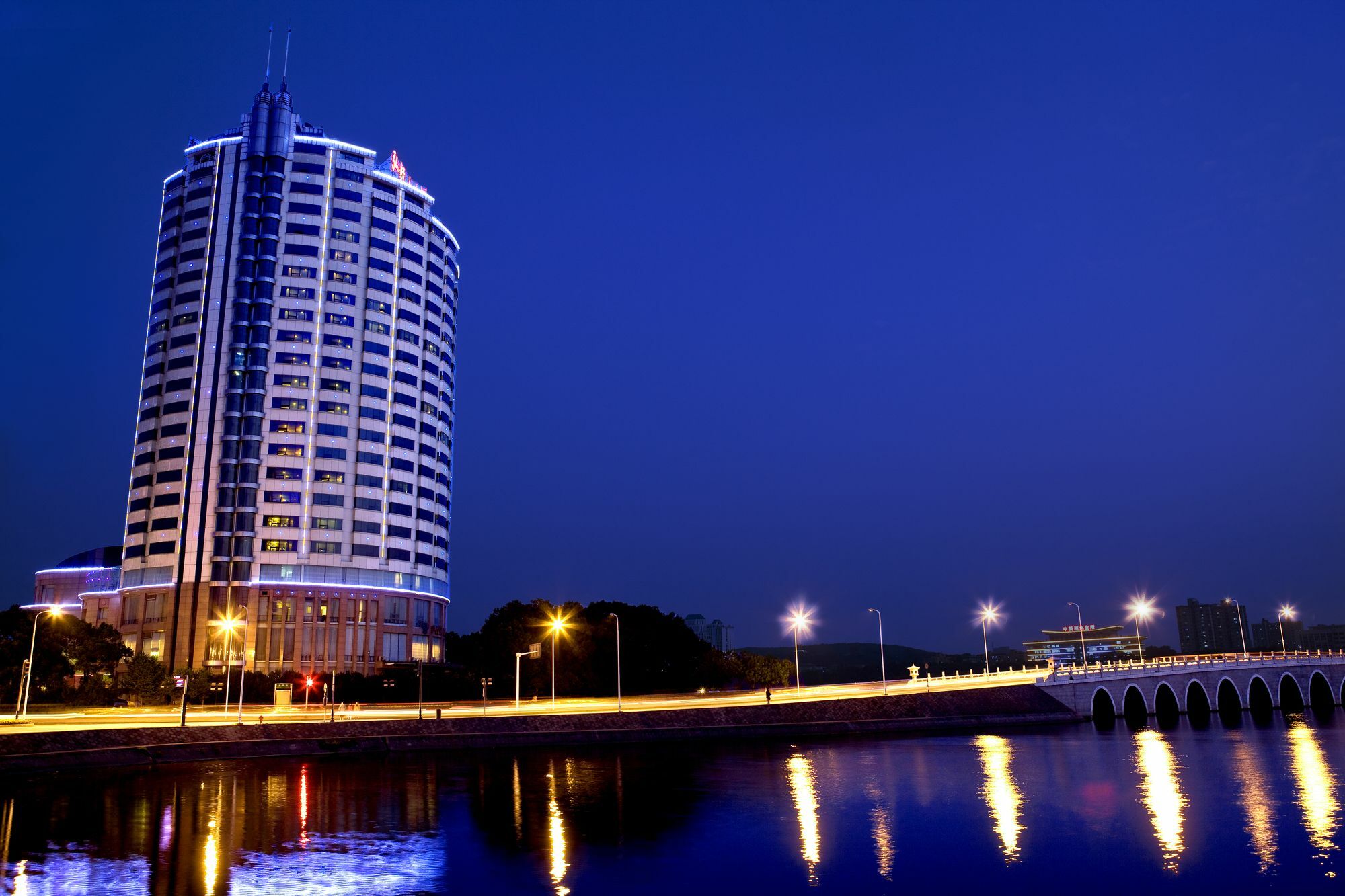 Hongyi Hotel Wuhan Buitenkant foto